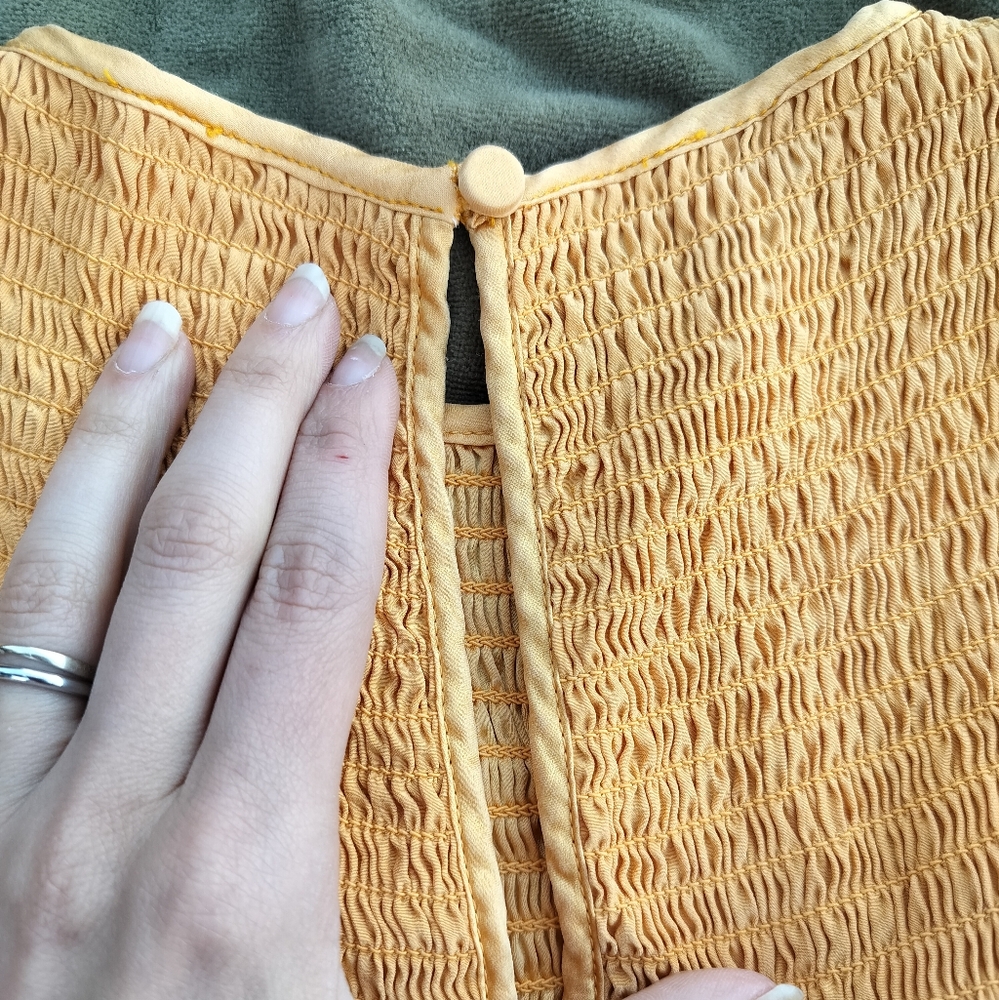 Cinq A Sept Pascal Golden Yellow Cold Shoulder Crop Blouse XS 100% Silk - Picture 8 of 8